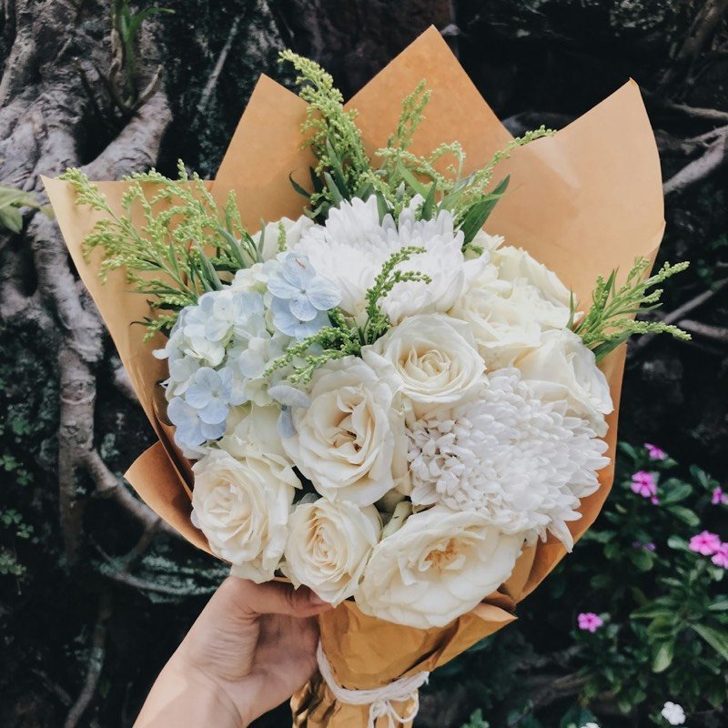 Ivory & Sage Bouquet