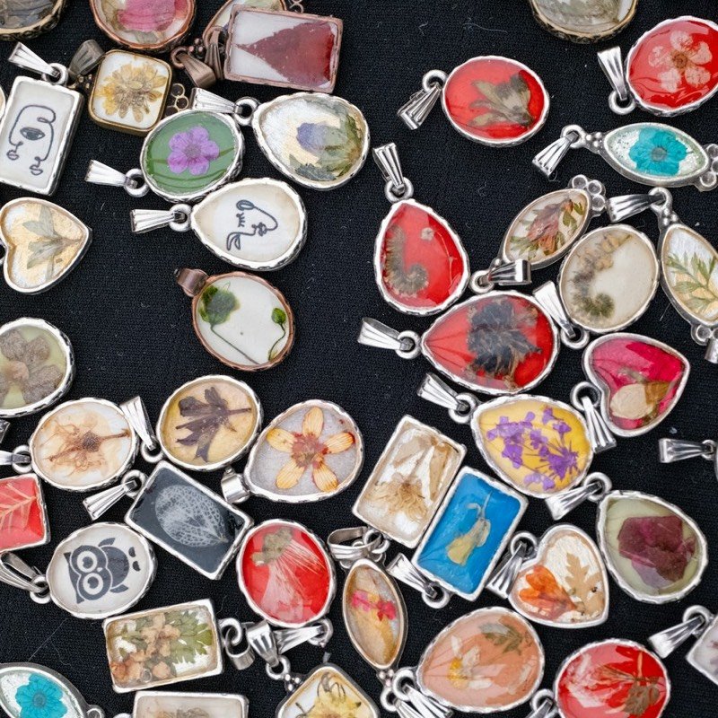 Resin Flower Pendant Set